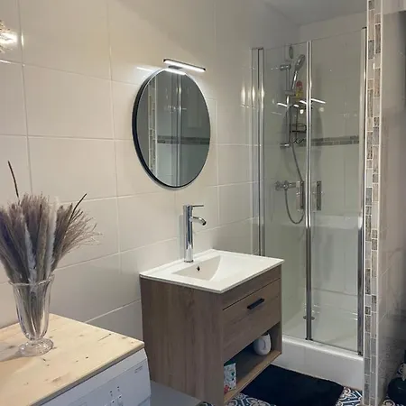 Face Vue D'exception Renove Au 9eme Etage Daire